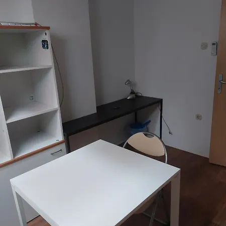 Studio Apartman Luna 1 ツリクヴェニツァ